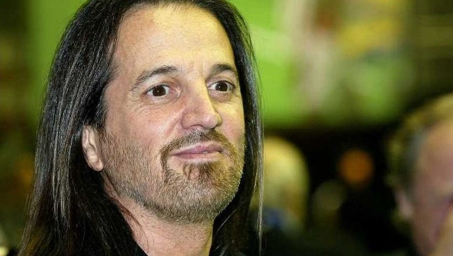 Francis Lalanne glorifie la Russie, Poutine salue l’engagement de l’artiste avec un portrait dédicacé