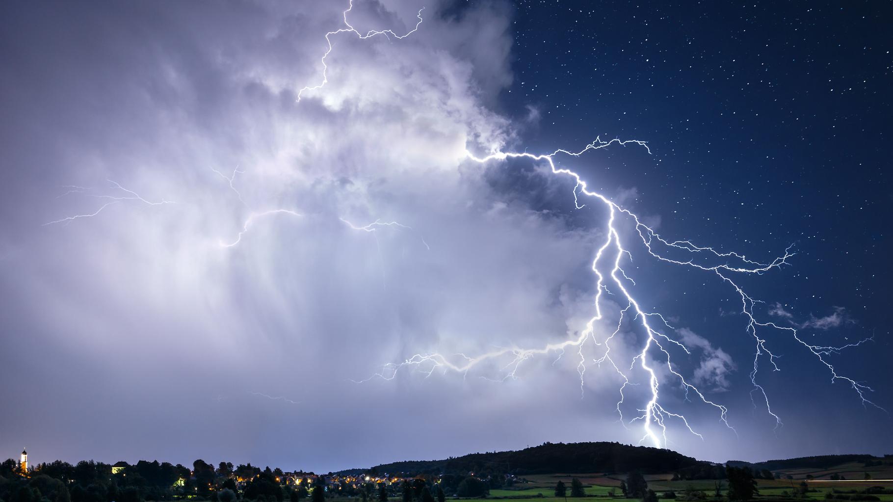 face aux orages, vigilance orange dans neuf départements