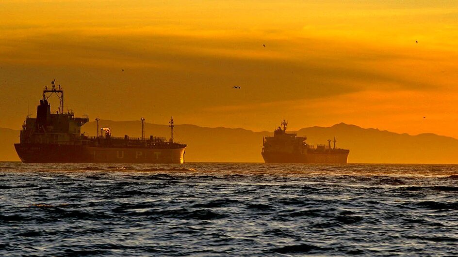 Les compagnies maritimes grecques continuent de transporter du pétrole russe malgré les sanctions de l'UE