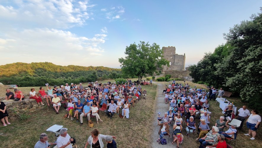 Un superbe livre pour un voyage au cœur du village de Saissac