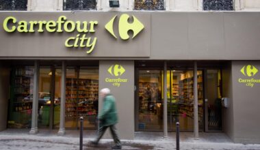 L’installation de ce Carrefour City à Paris prend des proportions démesurées