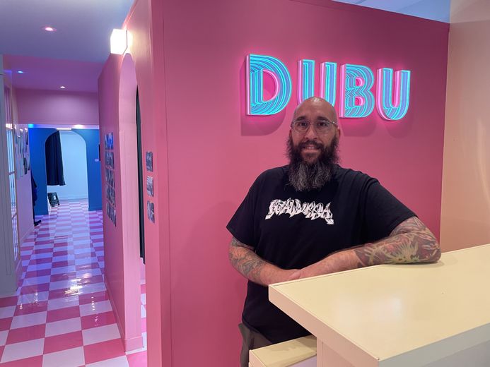 Guillaume Gaessler, responsable du photomaton "Dubu" à Montauban