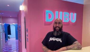 "Quand le papier tombe, c’est l’émerveillement" : le photomaton autonome "Dubu" fait sensation dans cette ville d’Occitanie