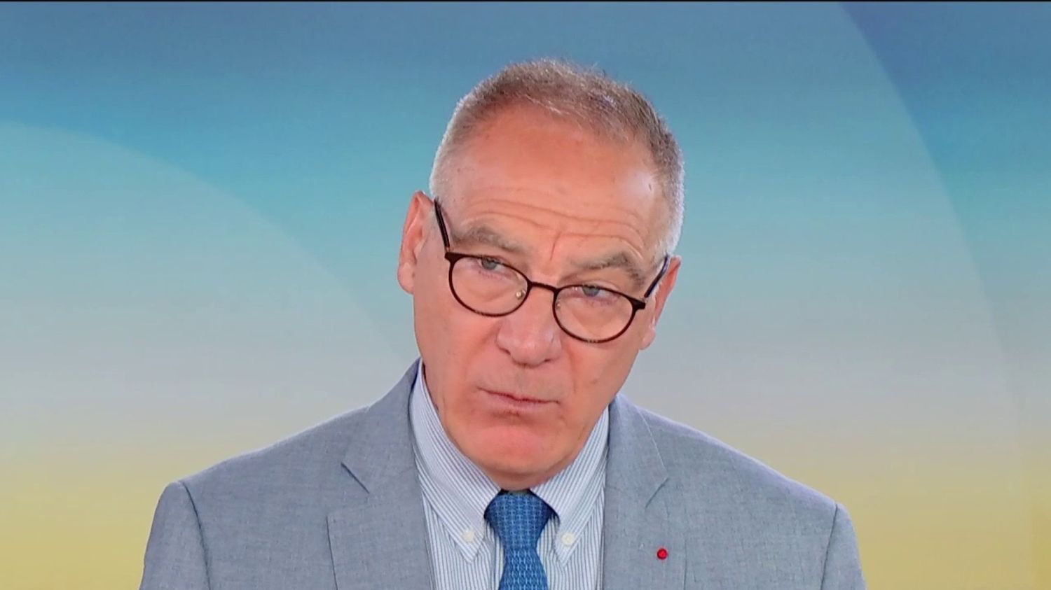 "l’urgence, c'est les droits de douane de Donald Trump", selon Patrick Martin-Genier expert des questions européennes