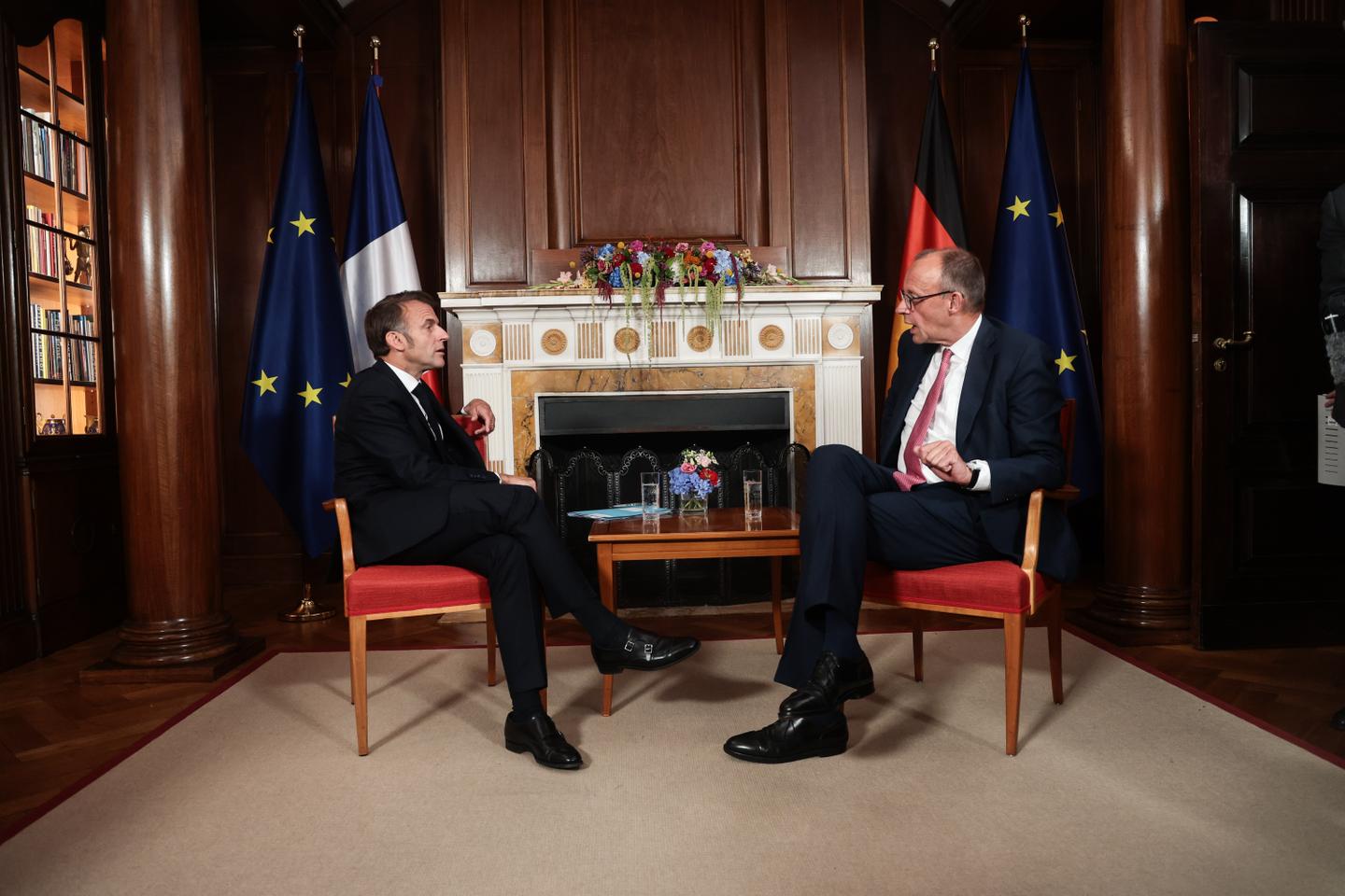 A Berlin, Emmanuel Macron et Friedrich Merz amorcent la « relance » difficile du couple franco-allemand
