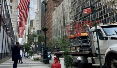 Trump surgit des égouts à New York : l’artiste toulousain, James Colomina, frappe fort en plein Manhattan