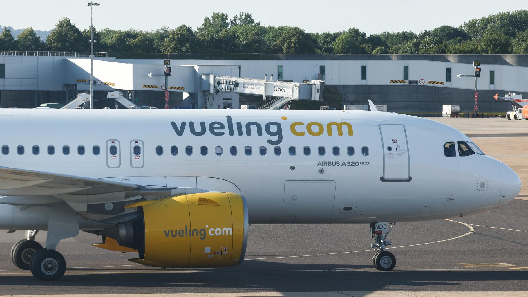 Vueling débarque des adolescents français juifs d’un avion, Paris demande des « explications »