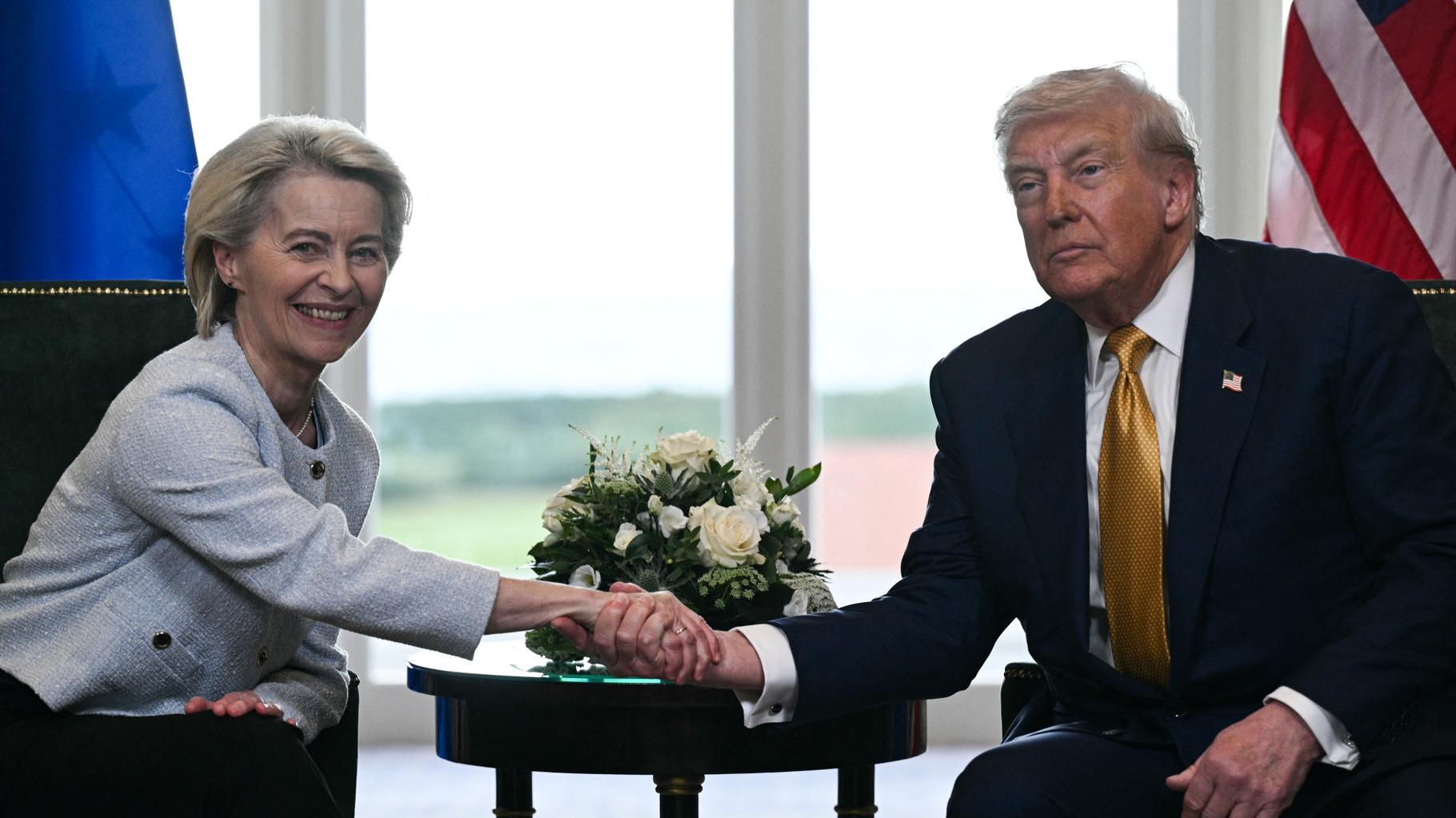 Donald Trump et Ursula von der Leyen ont « conclu un accord » commercial in extremis
