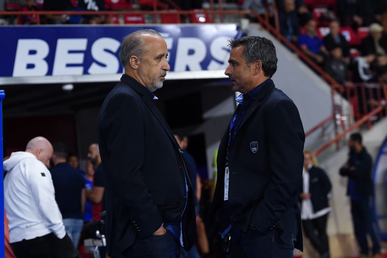 En 2020, l’ASBH est un géant endormi qui végète en Pro D2 et a plusieurs dettes. Les deux présidents en place Pierre-Olivier Valaize et Cédric Bistué sont enclins à vendre le club. Un projet avec entre autres Yannick Pons et Christophe Dominici, deux amis, émerge alors...