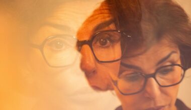 Avec son duel contre Michel Barnier à Paris, Rachida Dati tente un pari risqué à plusieurs inconnues