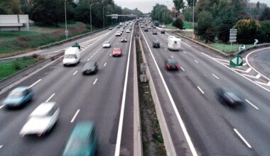 "J’ai eu peur que ma compagne perde à nouveau notre bébé" : il se fait flasher à 160 km/h sans permis alors qu’il conduisait sa femme à l’hôpital