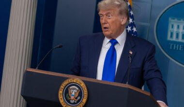 Donald Trump déplore l'absence de "progrès" avec Vladimir Poutine