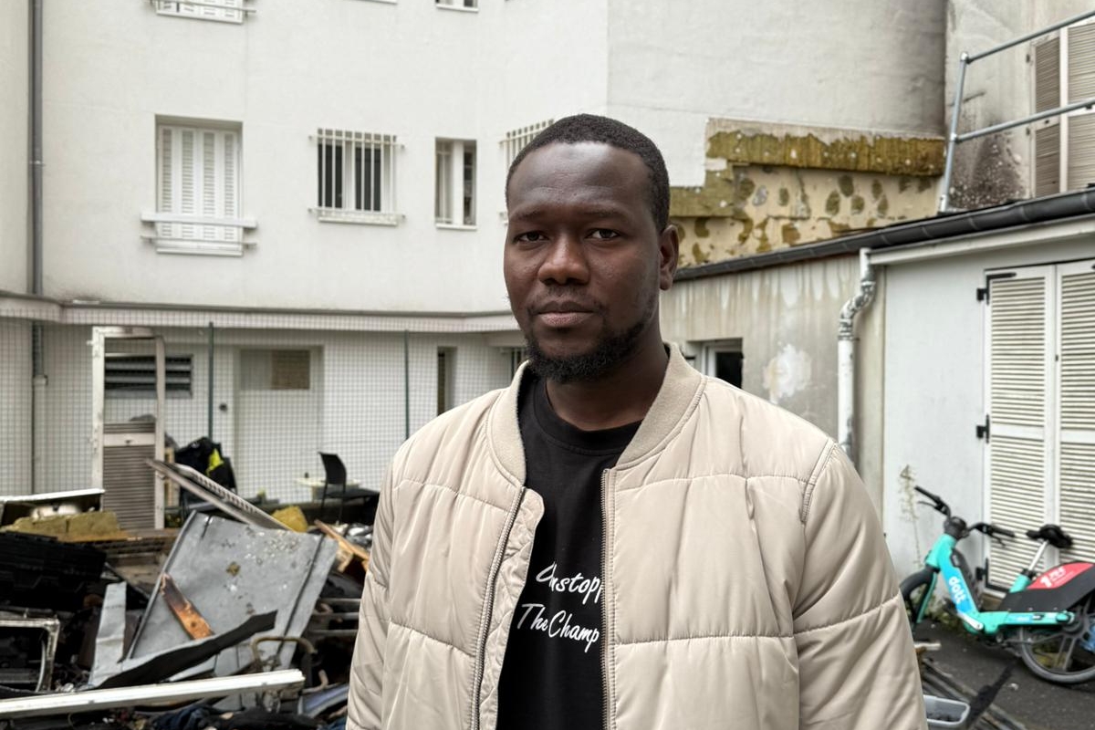 "J'ai vu les bébés, je n'ai pas réfléchi, j'ai sauté par la fenêtre", raconte le héros qui a sauvé une famille