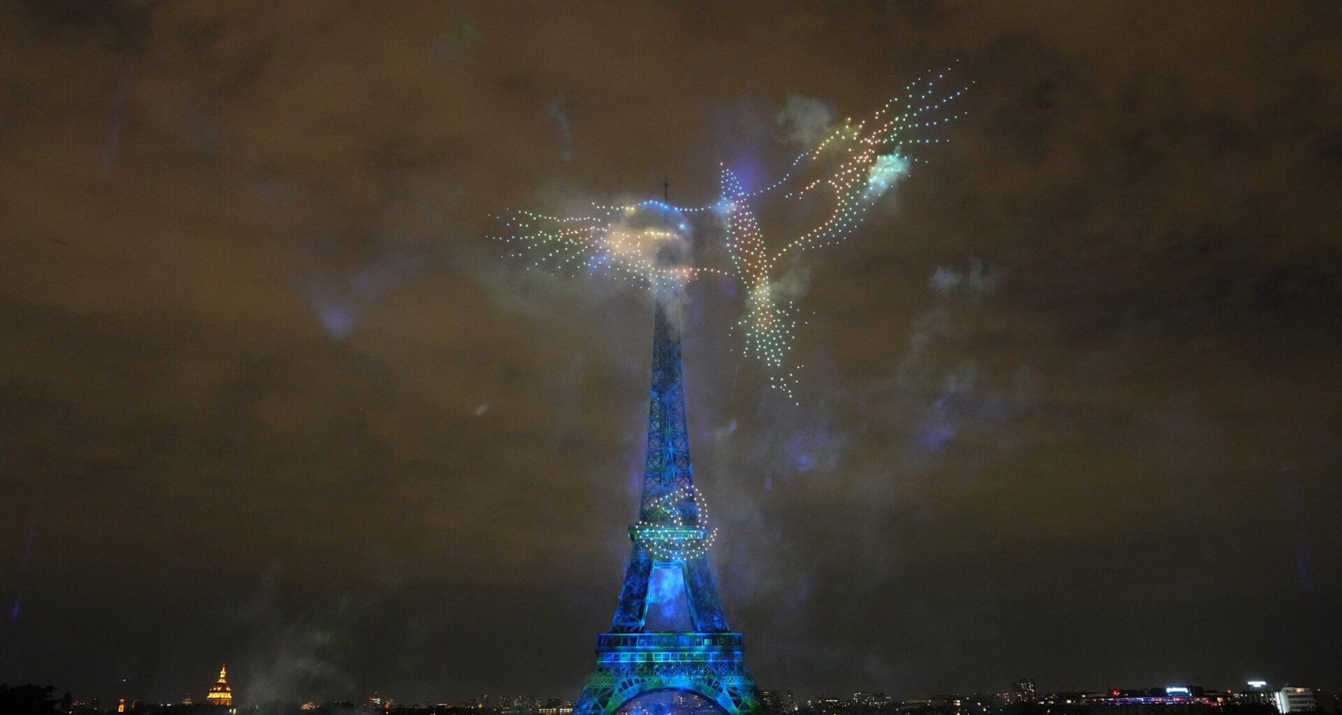Festivités du 14-Juillet : les plus belles photos du feu d'artifice de Paris