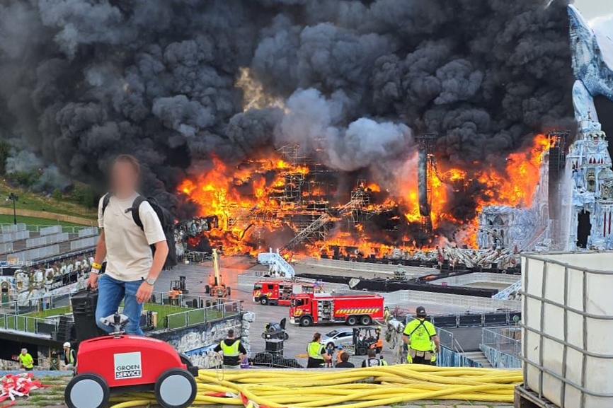 Tomorrowland 2025 : un incendie spectaculaire ravage la scène principale du festival