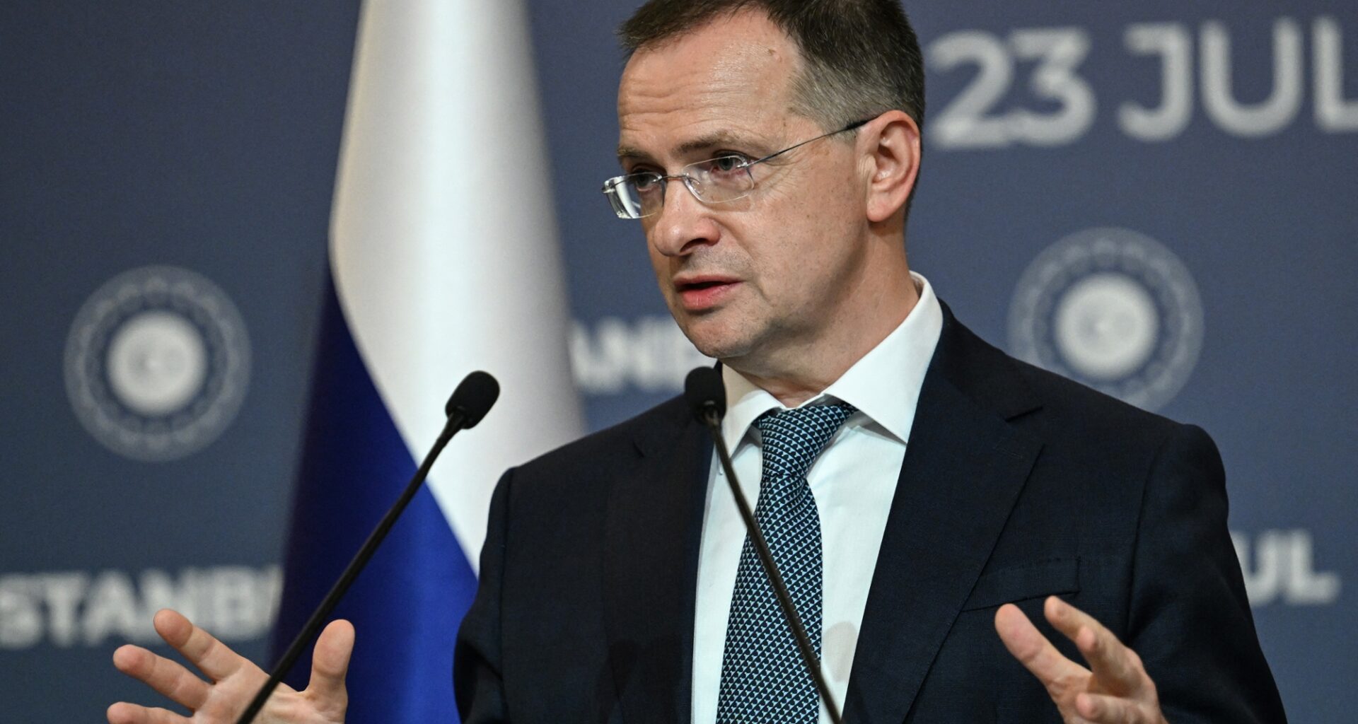 la Russie propose une trêve de "24 à 48 heures" sur le front, l'Ukraine souhaite une rencontre prochaine entre Zelensky et Poutine