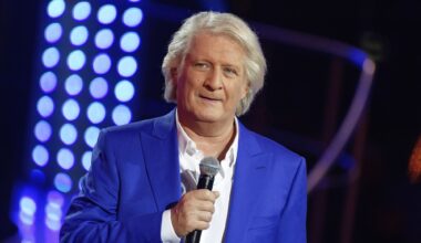 Patrick Sébastien, accusé d'avoir reçu une fellation sur scène, se défend et assure que l'acte était "mimé"