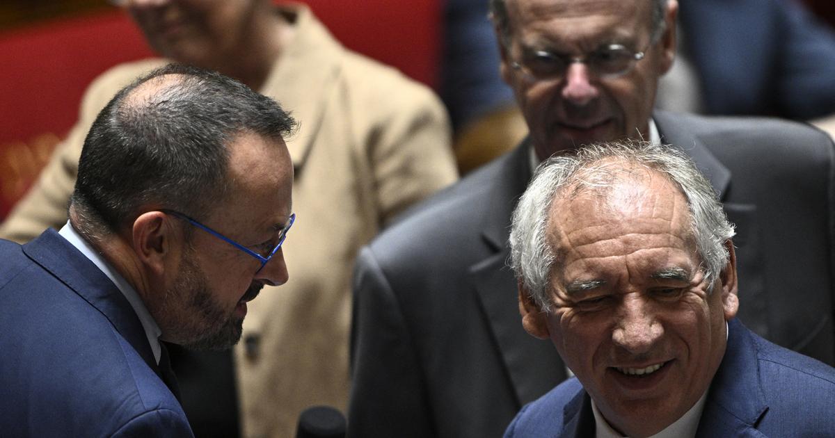 la motion de censure socialiste échoue à renverser François Bayrou