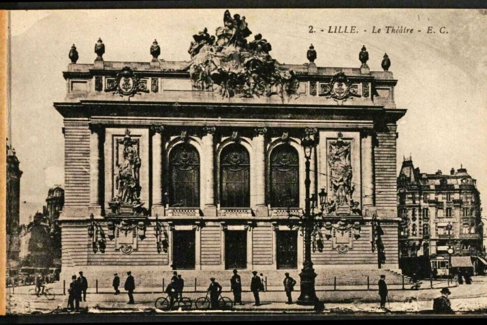 L'histoire de l'opéra de Lille (Nord), trésor patrimonial de la capitale des Flandres, a été mouvementée.