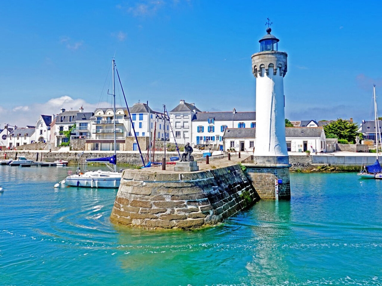À 4 h de train de Paris, ce joli port de Bretagne sud était le premier de France pour la sardine
