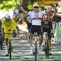 Tadej Pogacar remporte la 4e étape à Rouen, Mathieu van der Poel reste en jaune