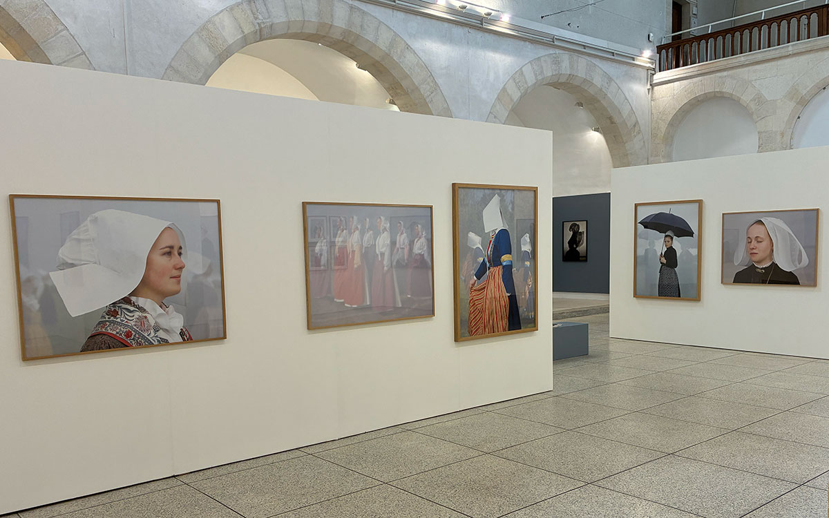 Saint-Nazaire : une exposition photo de Charles Fréger qui décoiffe