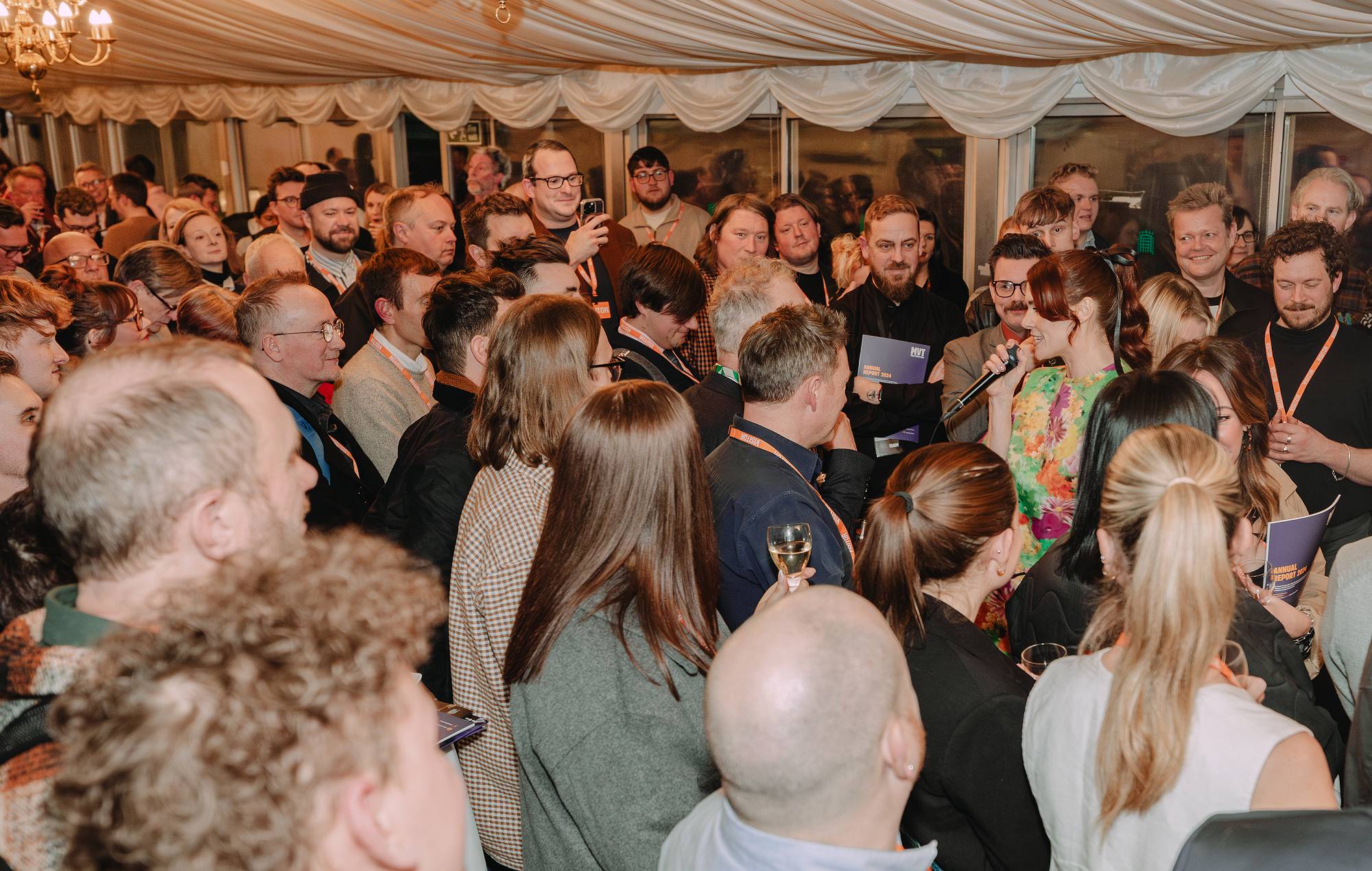 Kate Nash se produit lors du lancement du rapport annuel du Music Venue Trust pour 2024. Crédit: Music Venue Trust / Press