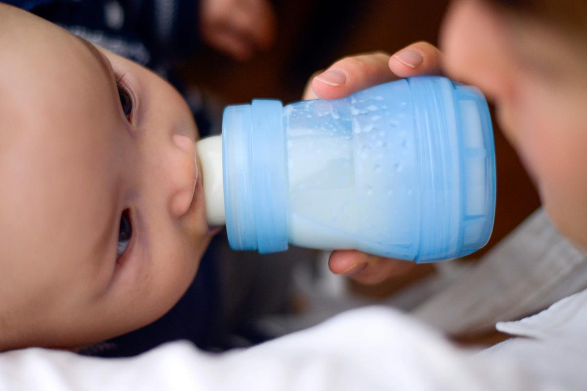Du dioxyde de titane, cancérigène potentiel pour l’humain, détecté dans le lait
