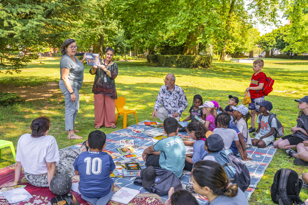 Lectures en herbes, des histoires dans les parcs de Roubaix