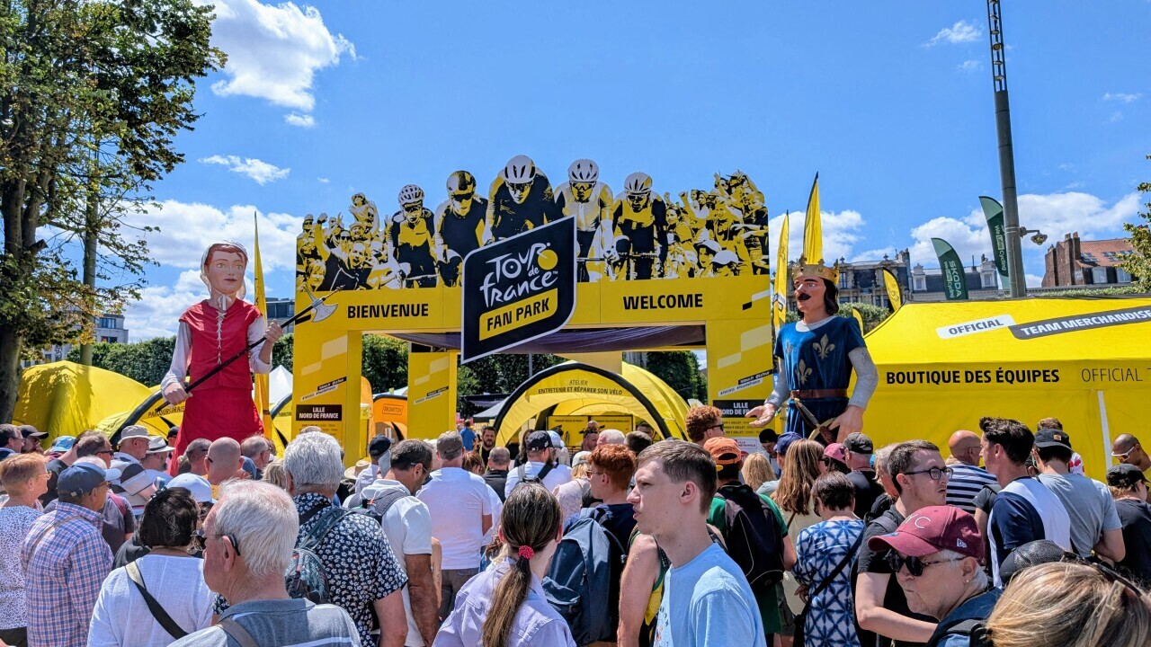 EN IMAGES. Le Fan park du Tour de France pris d'assaut dès son ouverture à Lille !
