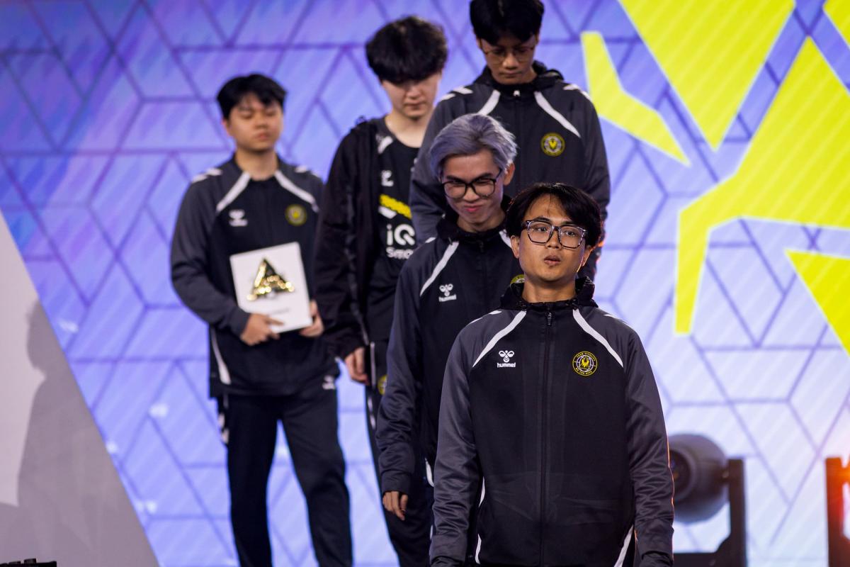 Vitality garde la tête de l'Esports World Cup - L'Équipe