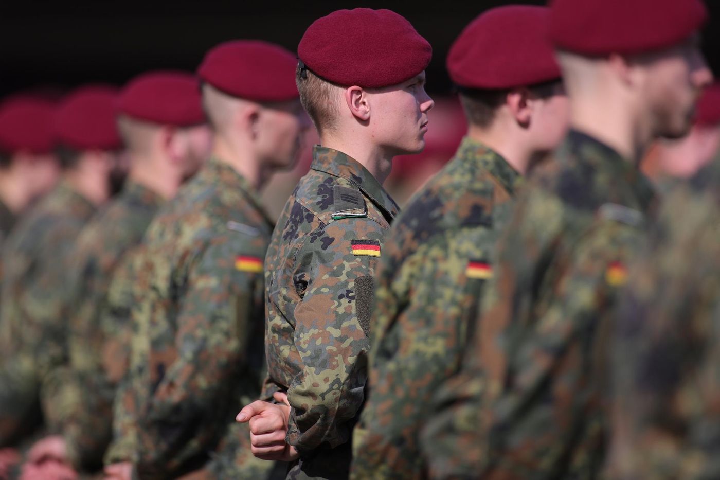 les hommes de 18 ans seront soumis à un test d’aptitude pour l’armée