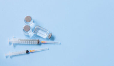 IXCHIQ, vaccin vivant atténue monovalent, a obtenu une AMM européenne centralisée le 28 juin 2024.