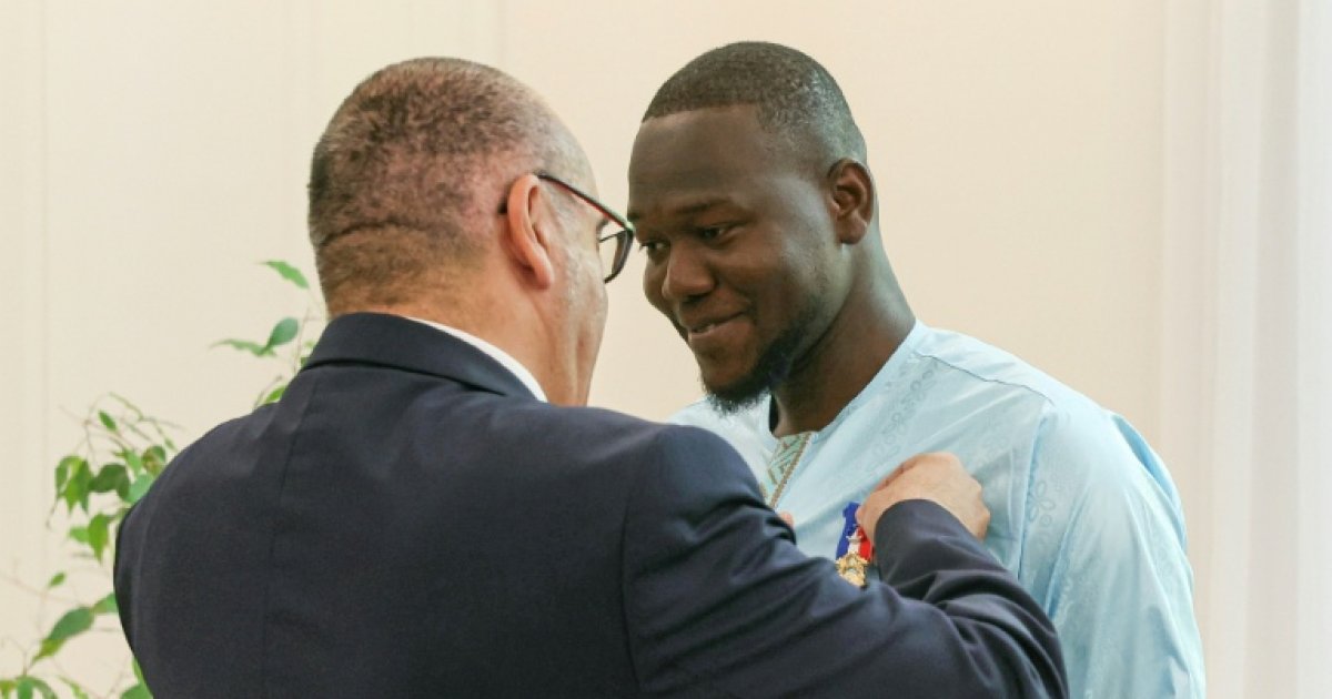 Fousseynou Cissé, qui a sauvé six personnes d'un incendie à Paris, invité au défilé du 14 juillet : Actualités