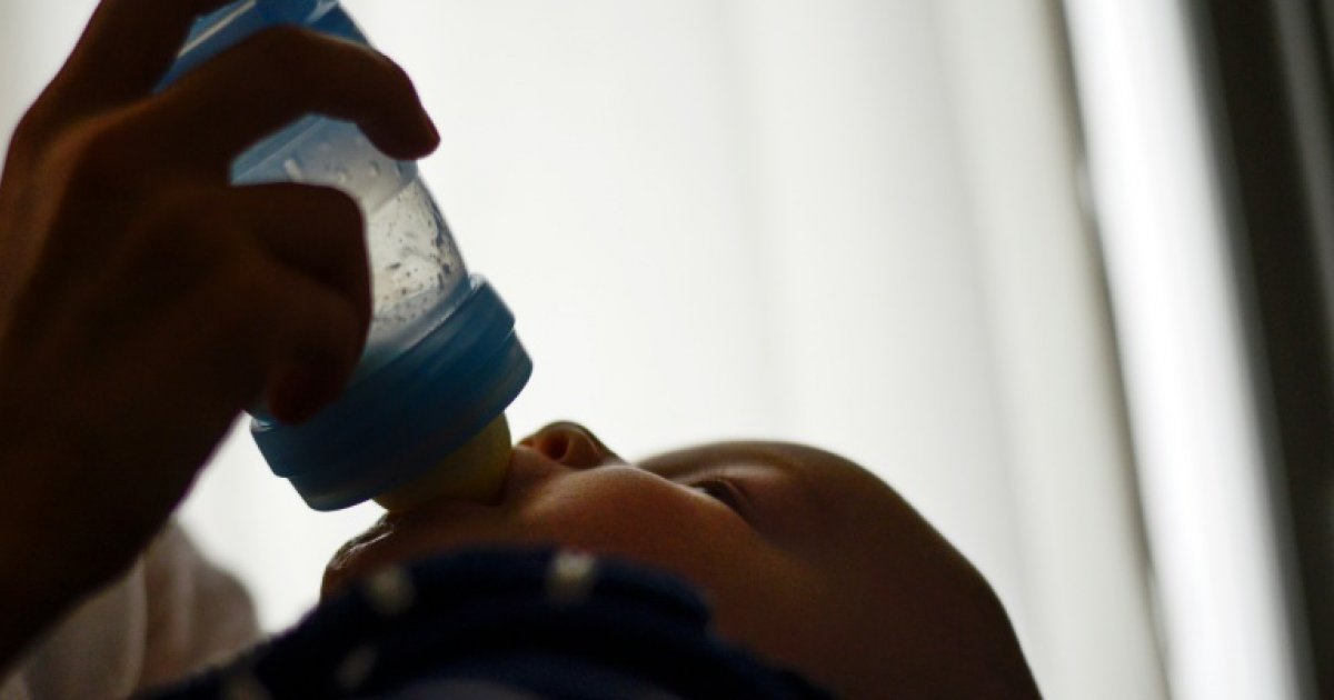 Du dioxyde de titane, cancérigène potentiel pour l'humain, détecté dans le lait, selon une étude : Actualités