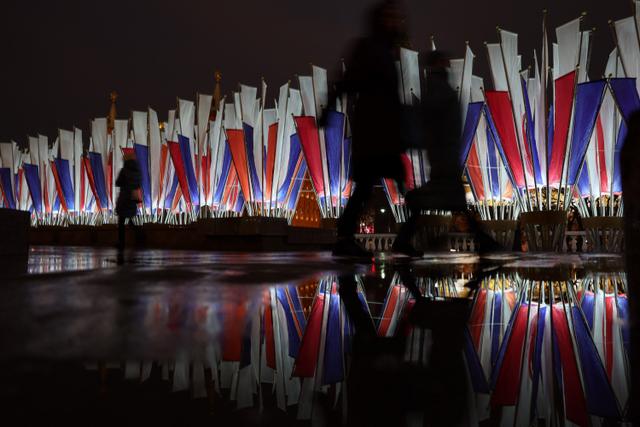 Le drapeau tricolore flotte sur Moscou le 18 mars 2024.