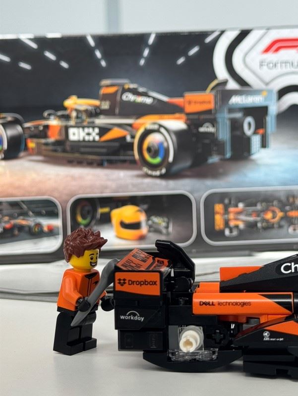 Mini figurine LEGO F1 McLaren