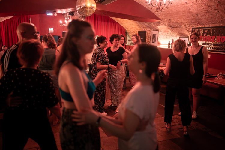 Swing jazz blues danse Lindyspot caveau tigre