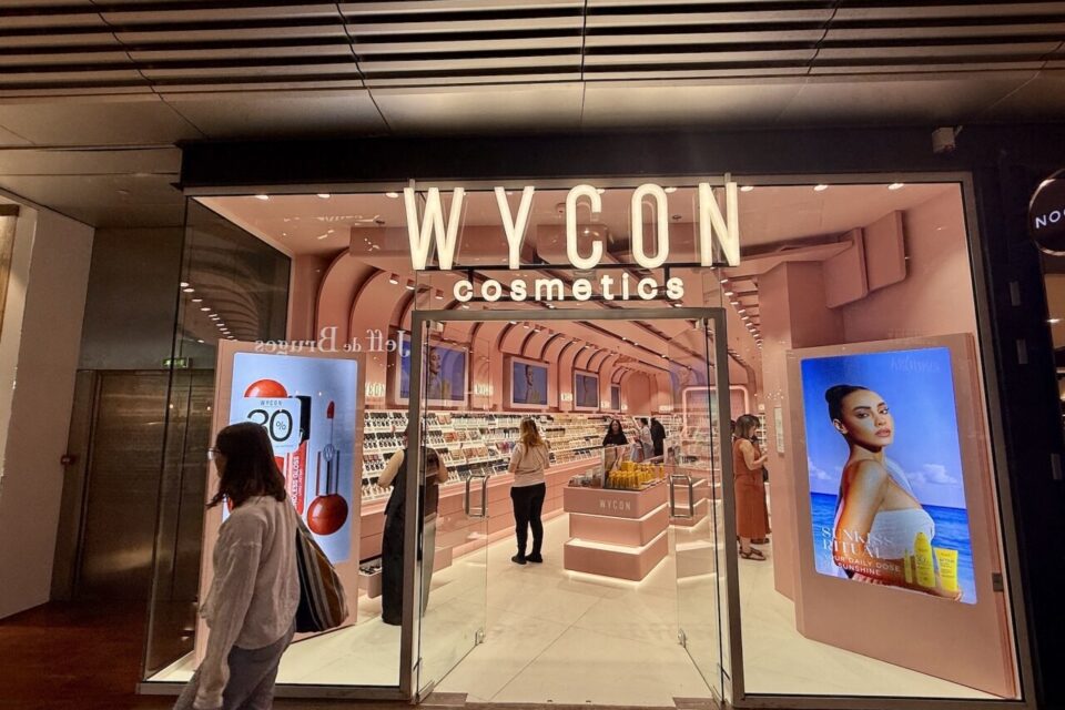 Wycon cosmetiques maquillage produits de beaute soins centre commercial westfield euralille lille 1