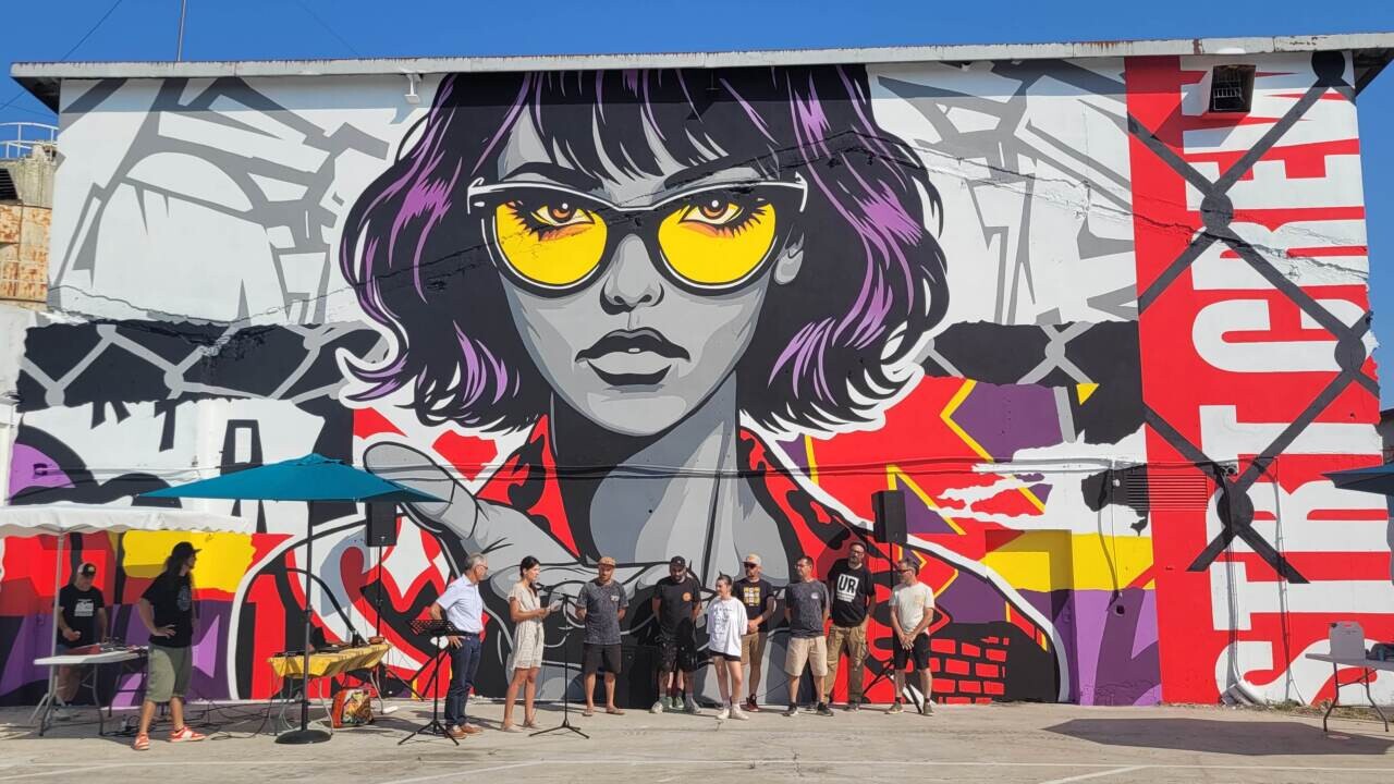 Une fresque graffiti imaginée par l’Espace jeune et un collectif de graffeurs d’Agen inaugurée à Marmande