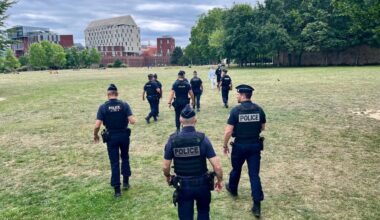 les policiers assurent une présence renforcée cet été