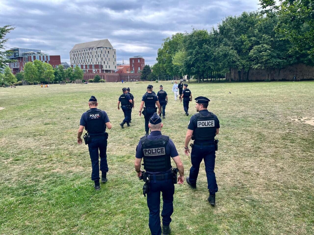 les policiers assurent une présence renforcée cet été