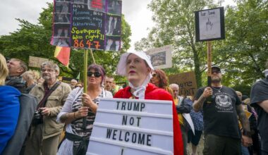 Voyage officiel du président Trump en Écosse: manifestations dans plusieurs villes