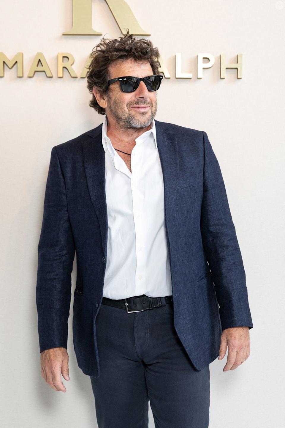 Vidéos - Patrick Bruel Les célébrités au défilé Tamara Ralph en marge de la Fashion Week Haute Couture à Paris, France, le 7 juillet 2025. 
Crédit : Florian Savina / Bestimage