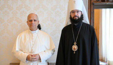Le pape Léon évoque la guerre en Ukraine avec un représentant de l'Église orthodoxe russe - 26/07/2025 à 18:38