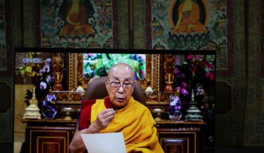 le dalaï-lama défie Pékin en promettant un «successeur»