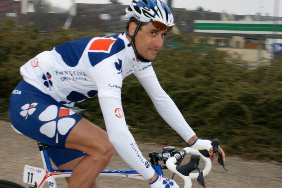 La Grande Boucle était passée par Mantes en 2004 Sandy Casar s'était mis en évidence lors du Tour de France 2004 lors d'une étape qui passait par Mantes-la-Jolie. On le voit ici dans l'échappée à côté de Thomas Voeckler. (Archives) - Casar