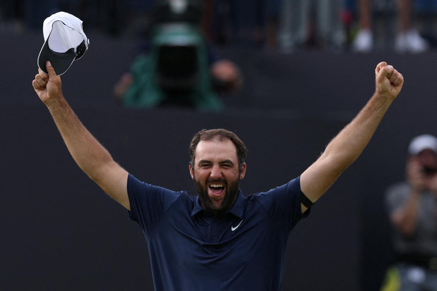 Scottie Scheffler, implacable, remporte son premier British Open de golf