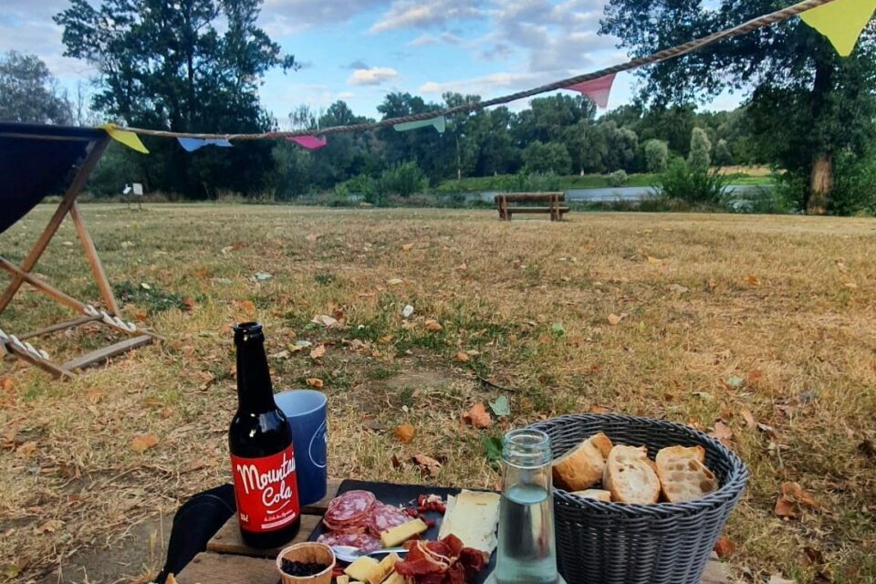 La guinguette Le Héron Glouton, à Portet-sur-Garonne, a rouvert fin mai 2024, et le restera jusqu'au 24 août.