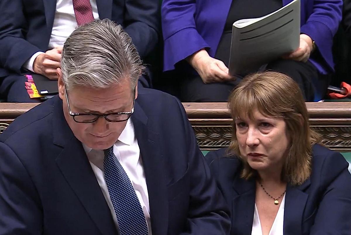La ministre des Finances britannique fond en larmes au Parlement
